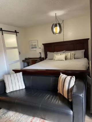 Photo #5: 260001925 Listing