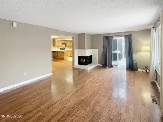 Photo #5: 260001950 Listing 