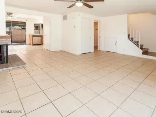 Photo #4: 260001957 Listing