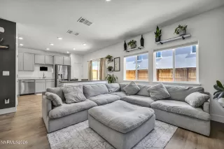 Photo #5: 260002167 Listing