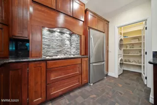 Photo #3: 260002228 Listing