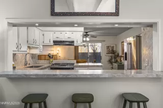 Photo #4: 260002559 Listing 