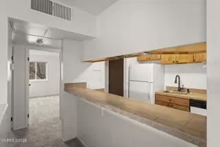 Photo #2: 260002597 Listing 