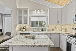 Photo #2: 260002614 Listing 