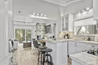 Photo #3: 260002614 Listing 