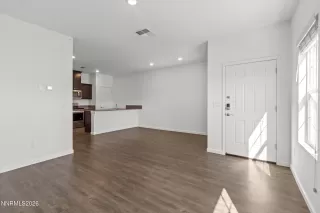 Photo #4: 260002724 Listing 