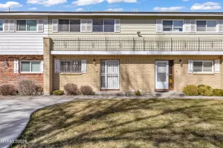 Browse active condo listings in SMITHRIDGE PARK