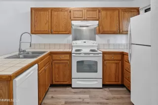 Photo #2: 260002825 Listing 