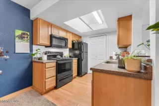 Photo #5: 260002837 Listing 