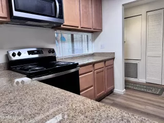 Photo #4: 260002853 Listing 