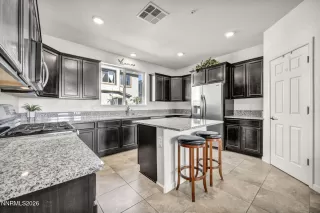 Photo #5: 260002856 Listing