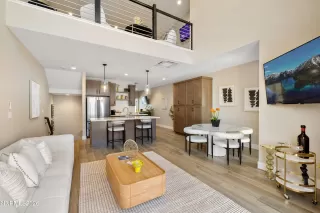 Photo #3: 260002869 Listing