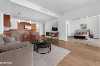 Photo #4: 260002925 Listing