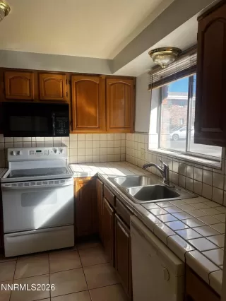 Photo #4: 260002955 Listing 