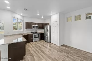 Photo #5: 260003043 Listing 