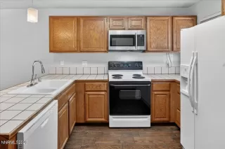 Photo #4: 260003123 Listing 