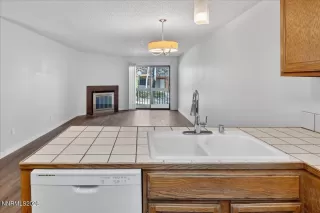 Photo #5: 260003123 Listing 