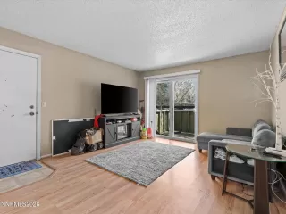 Photo #4: 260003160 Listing