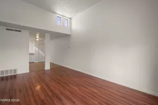 Photo #3: 260003165 Listing