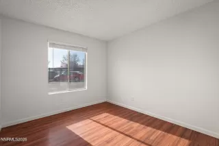 Photo #5: 260003165 Listing