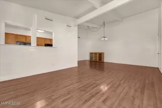 Photo #3: 260003179 Listing