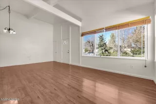 Photo #4: 260003179 Listing