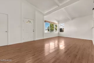 Photo #5: 260003179 Listing