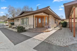 More Details about MLS # 260003202 : 3501 E HIDDEN VALLEY DRIVE