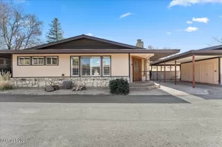 Photo #2: 260003202 Listing