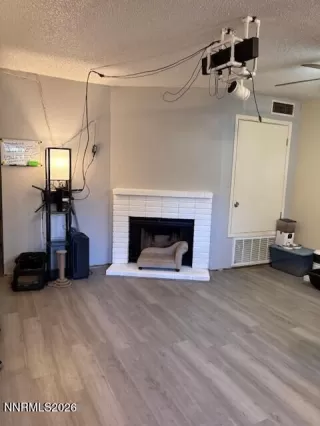 Photo #1: 260003219 Listing 