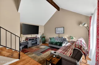 Photo #2: 260003221 Listing