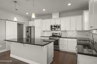 Photo #4: 260003222 Listing