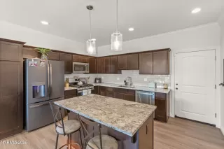 Photo #4: 260003256 Listing