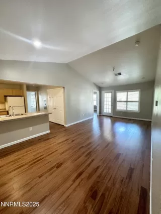 Photo #2: 260003274 Listing