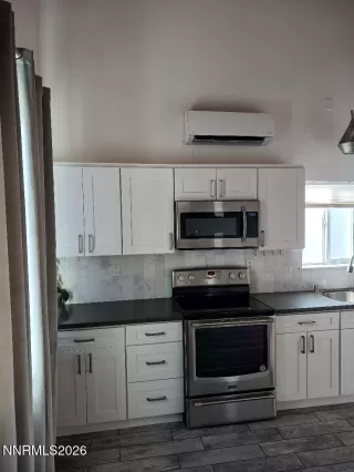 Photo #1: 260003277 Listing