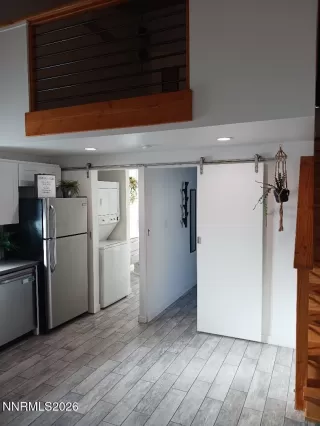 Photo #3: 260003277 Listing