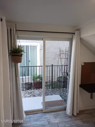 Photo #5: 260003277 Listing