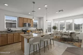 Photo #5: 260003278 Listing