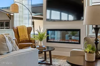 Photo #2: 260003372 Listing 