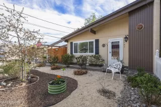 Photo #2: 260003475 Listing