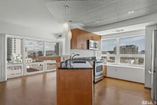 Photo #4: 260003554 Listing