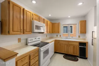 Photo #4: 260003641 Listing 