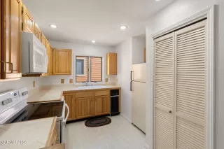 Photo #5: 260003641 Listing 