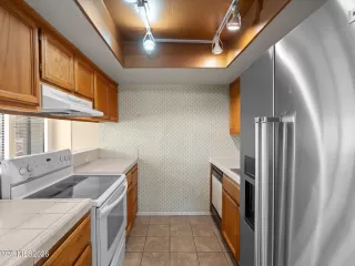 More Details about MLS # 260003689 : 2845 IDLEWILLD DR 102#102