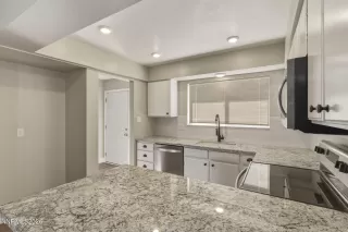 Photo #2: 260003779 Listing 