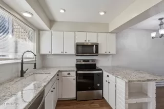 Photo #4: 260003779 Listing 