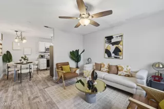 Photo #4: 260003832 Listing 