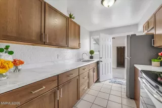 Photo #6: 260003839 Listing 