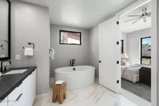 Photo #3: 260003854 Listing 