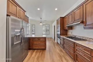 Photo #2: 260003861 Listing